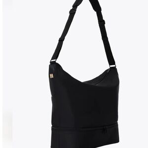 Black Women’s Shoulder Bag - Sleek Everyday Carry